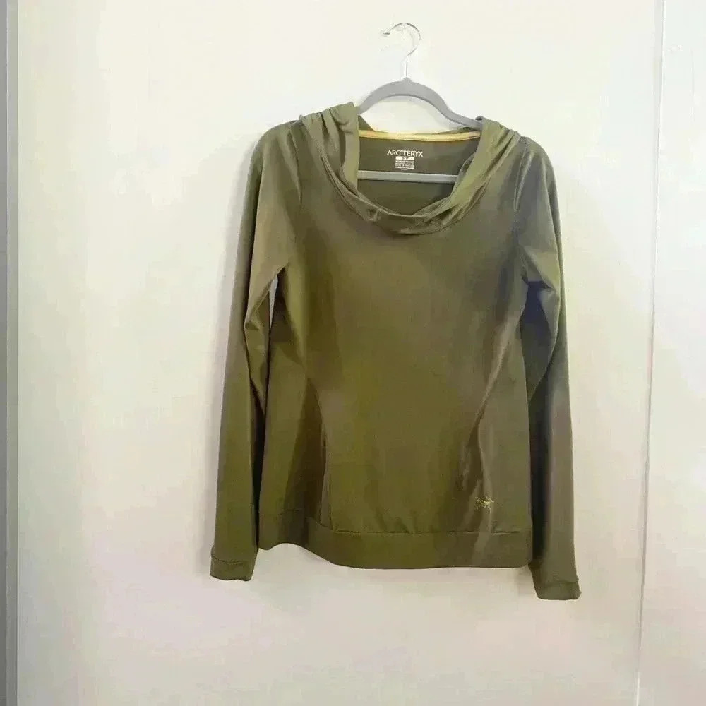 Arcteryx green pullover‎ top